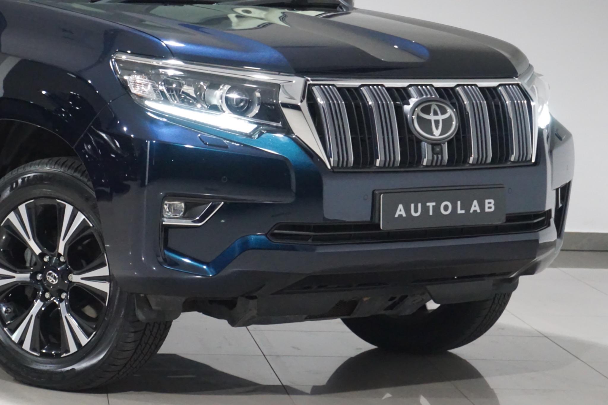 Toyota Land Cruiser 2.8D Invincible Auto 4WD Euro 6 (s/s) 5dr (7 Seat)